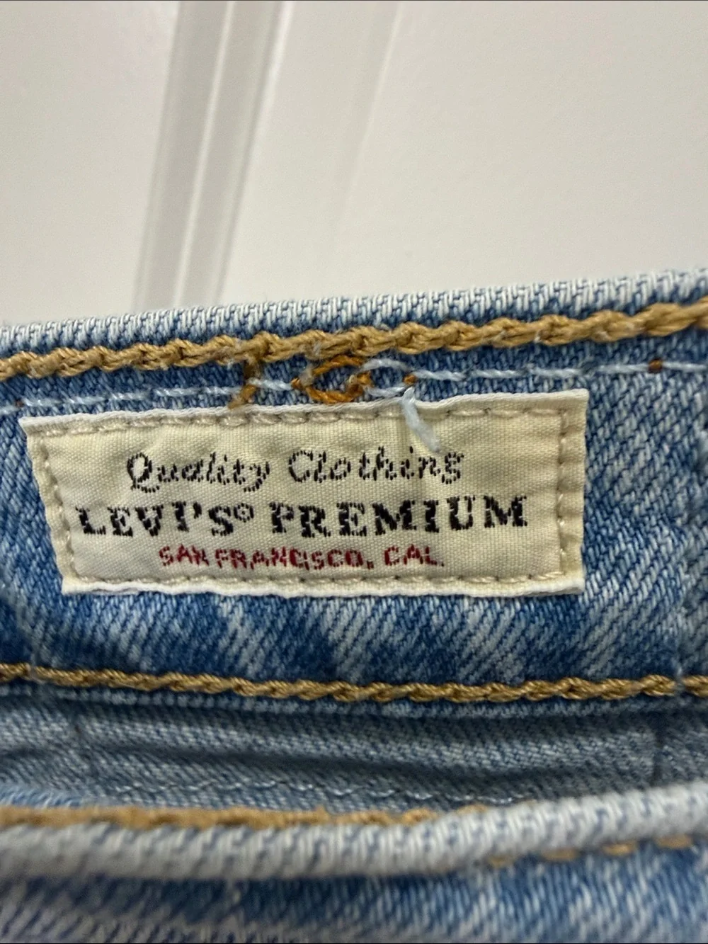 High-Rise Light Blue Women's Jeans — Straight Crop